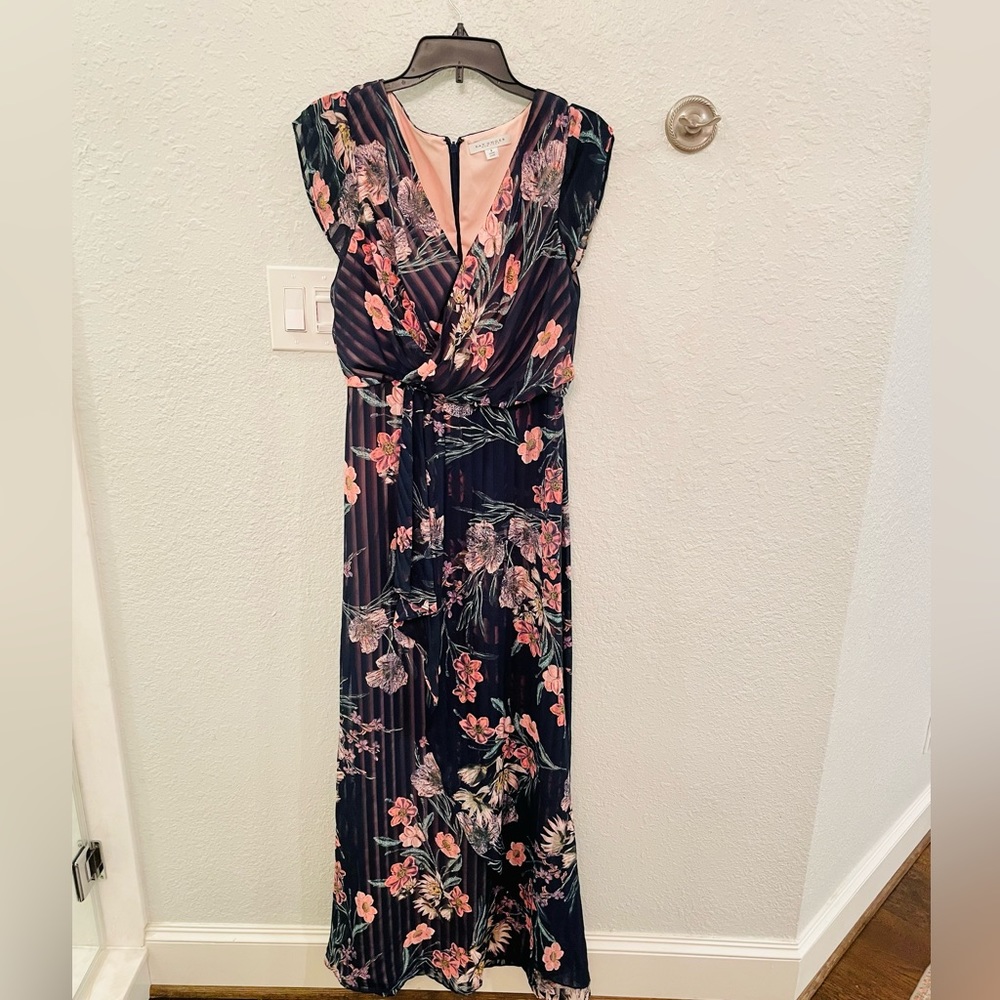 EUC Kay Unger Floral Maxi Dress/Gown - Size 8